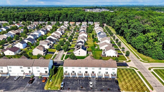 Building Photo - 5652 Pittsford Dr