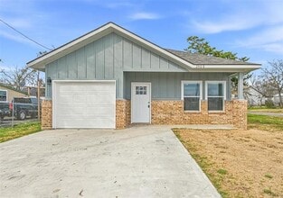 Building Photo - 2406 Beecha St
