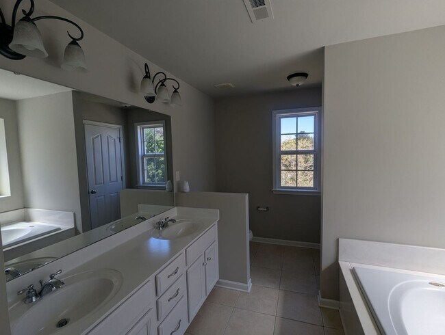 Building Photo - Harrisburg with Large Fenced-In Yard, Small Private Pool/Spa and Putting Green