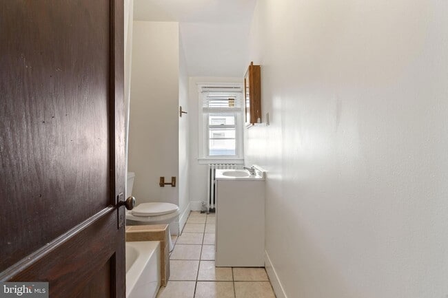 Building Photo - 724 Ash Ave