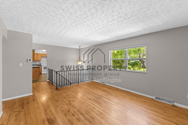 Building Photo - 6406 Dalewood Rd