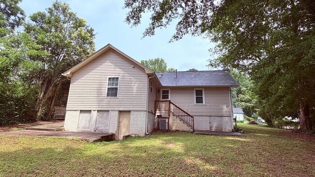 Building Photo - Venetian Hills Hidden Gem! 3 Bed - 2 Bath Near Fort McPherson, Available NOW!