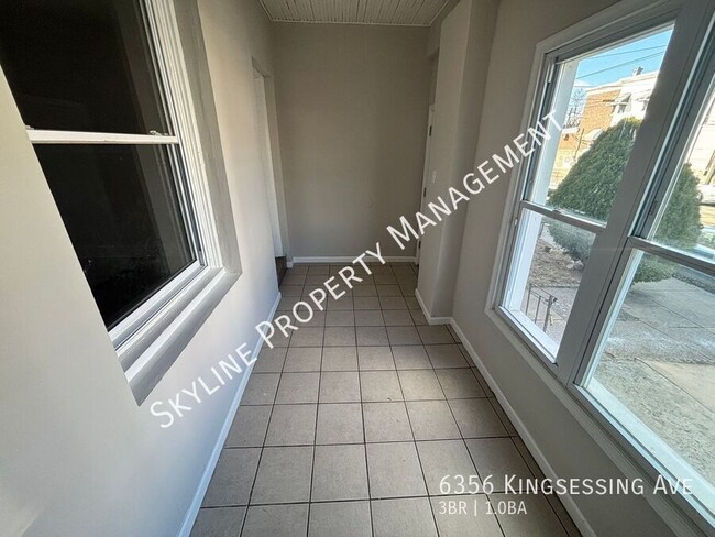 Building Photo - Newly Renovated 3 Bedroom Home For Rent in...