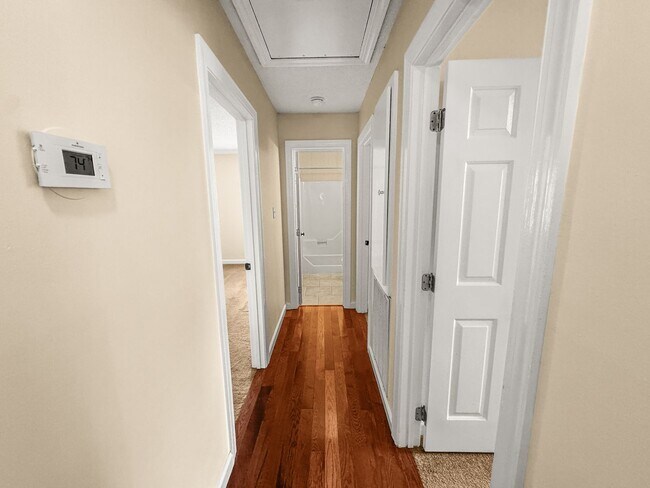 Building Photo - Beautiful 3-BR, 2-Bath home