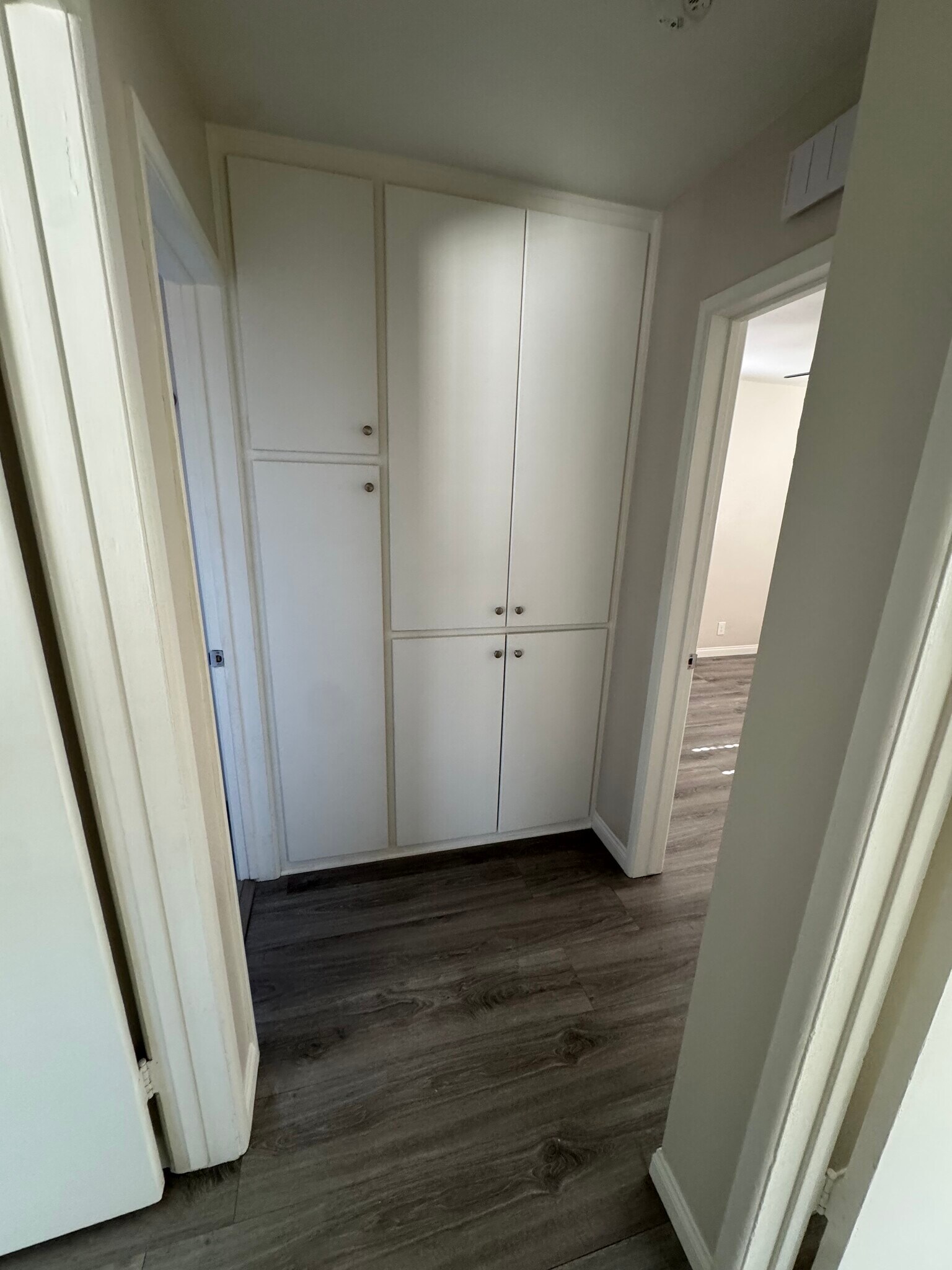 Hall storage - 844 N Vine Ave