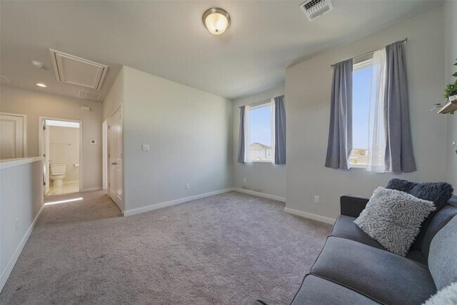 Building Photo - 17303 Emperador Dr