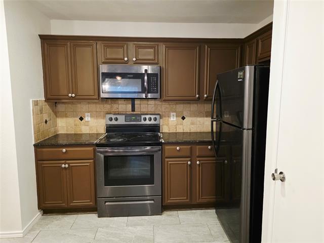 Building Photo - 1786 Lago Vista