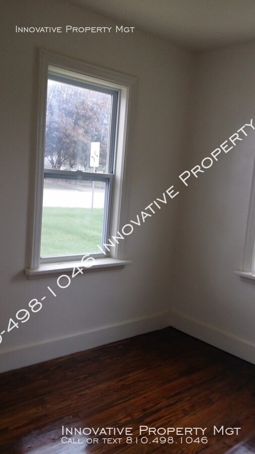 Building Photo - Flint Township 2 bedroom!