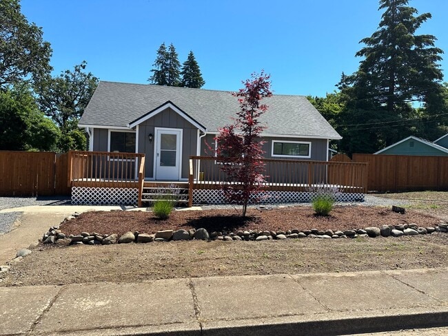 Primary Photo - 3-bedroom 2 bath House