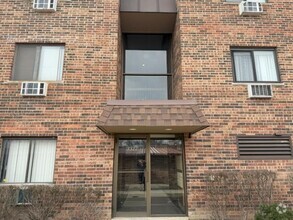 Building Photo - 1 bedroom in Glenview IL 60025