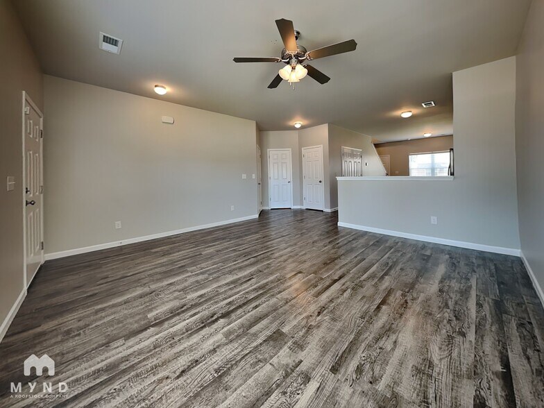 Building Photo - 799 The Heights Ln