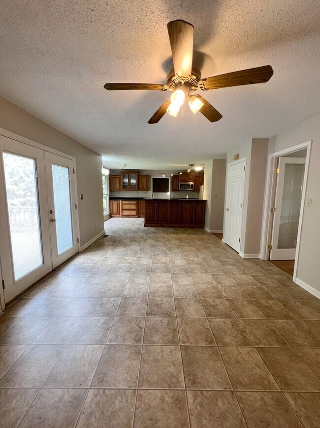 Building Photo - Gorgeous Single-Family Home! Large Deck, B...