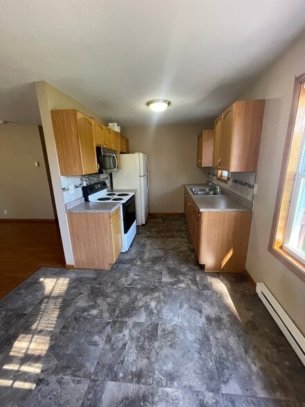 Kitchen - 16988 N 7th St