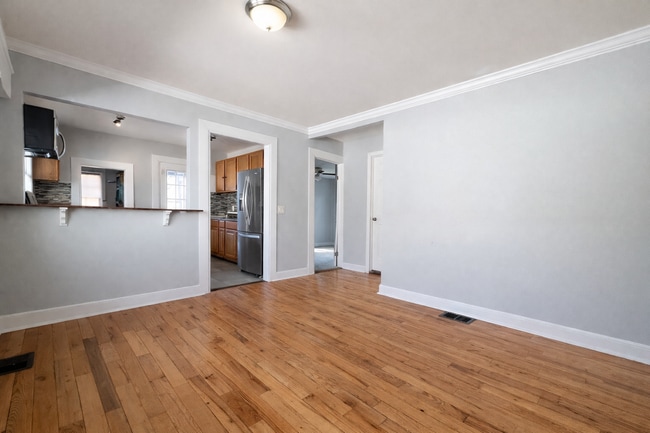 Building Photo - Charming 2BR Home with Yard, Porch & In-Home Laundry