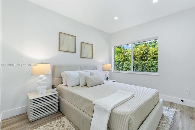 Building Photo - 1840 NE 199th St