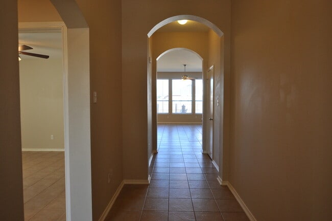 Building Photo - Custom Built Home in Flint!