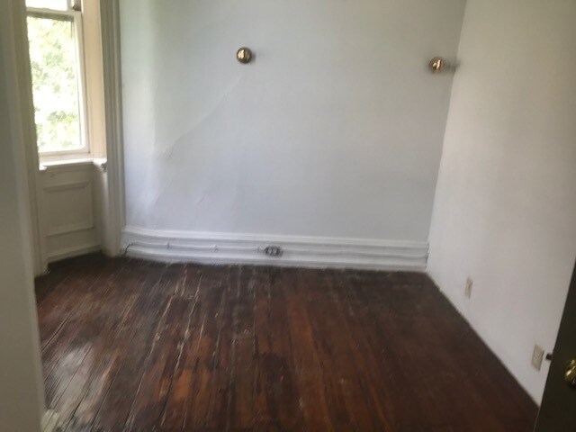 Primary Photo - 3418 Race St
