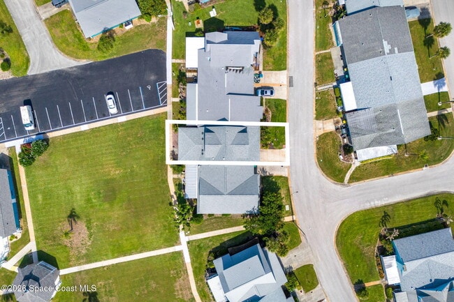 Building Photo - 412 Emerald Dr S
