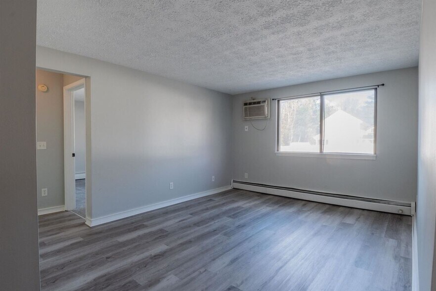 Building Photo - 535 Calef, #17