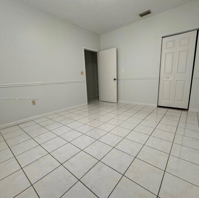 Building Photo - 11611 NW 57th Ct