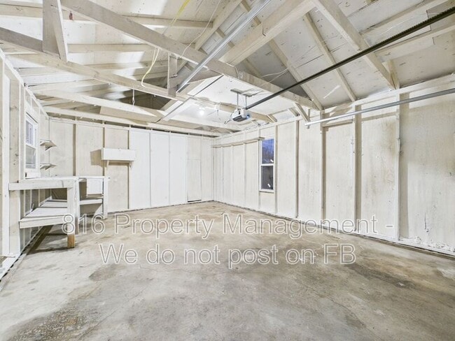 Building Photo - 641 S Huttig Ave