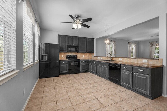 Building Photo - 2131 Kemah Village Dr