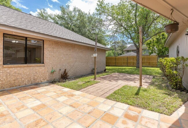 Building Photo - 3926 Oak Gardens Dr