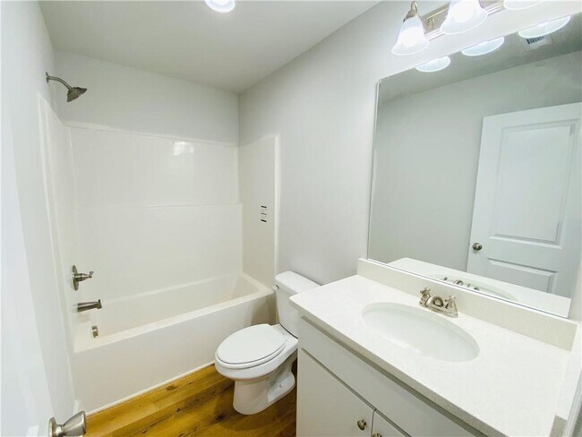 Building Photo - 1099 N Village Dr