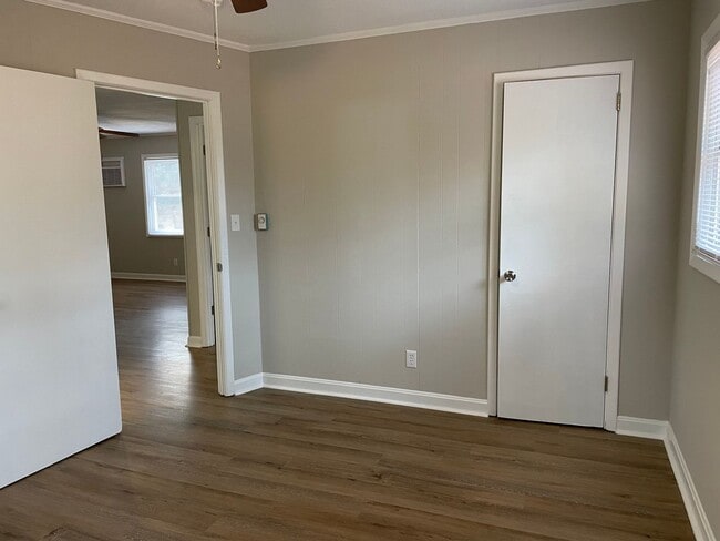 Building Photo - Two Bedroom Duplex in Lincolnton