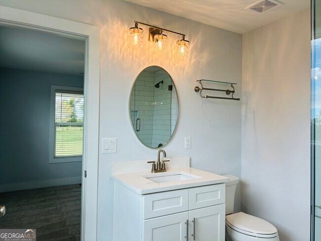 Building Photo - 425 Smokey Rd