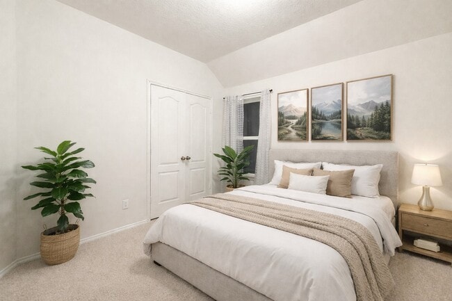 Building Photo - 15515 Islandview Ln