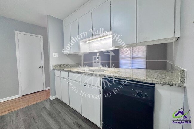 Building Photo - 305 Sparta St