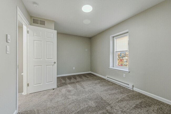 Building Photo - 2 bedroom one bath townhouse in Wilmington