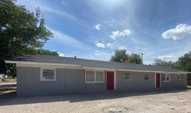 Building Photo - 1708 E Dartmouth St