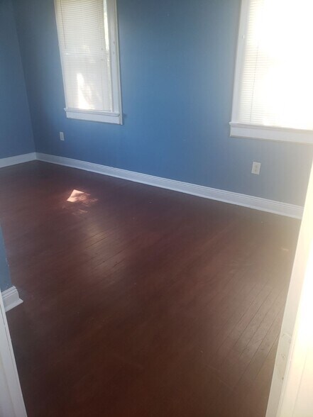 Building Photo - 8530 Apricot St