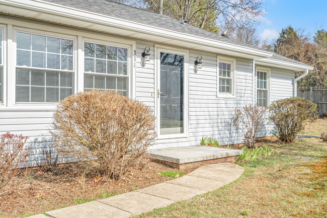Building Photo - 331 Sarvis Dr