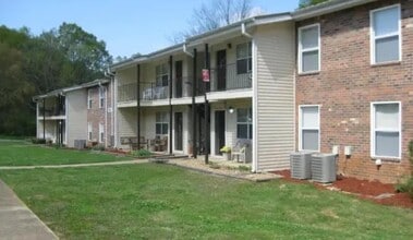 Building Photo - 380 Regal St