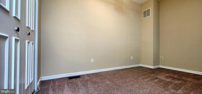 Building Photo - 10204C Ashbrooke Ct