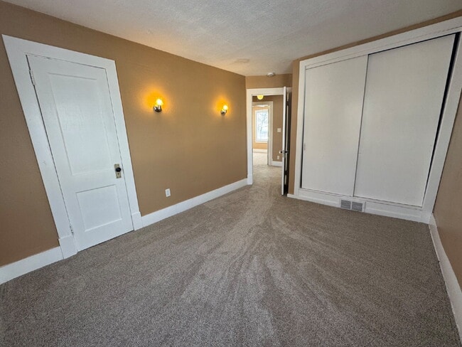 Building Photo - Room to Breathe! 4-Bedroom Springfield Home Ready Now!