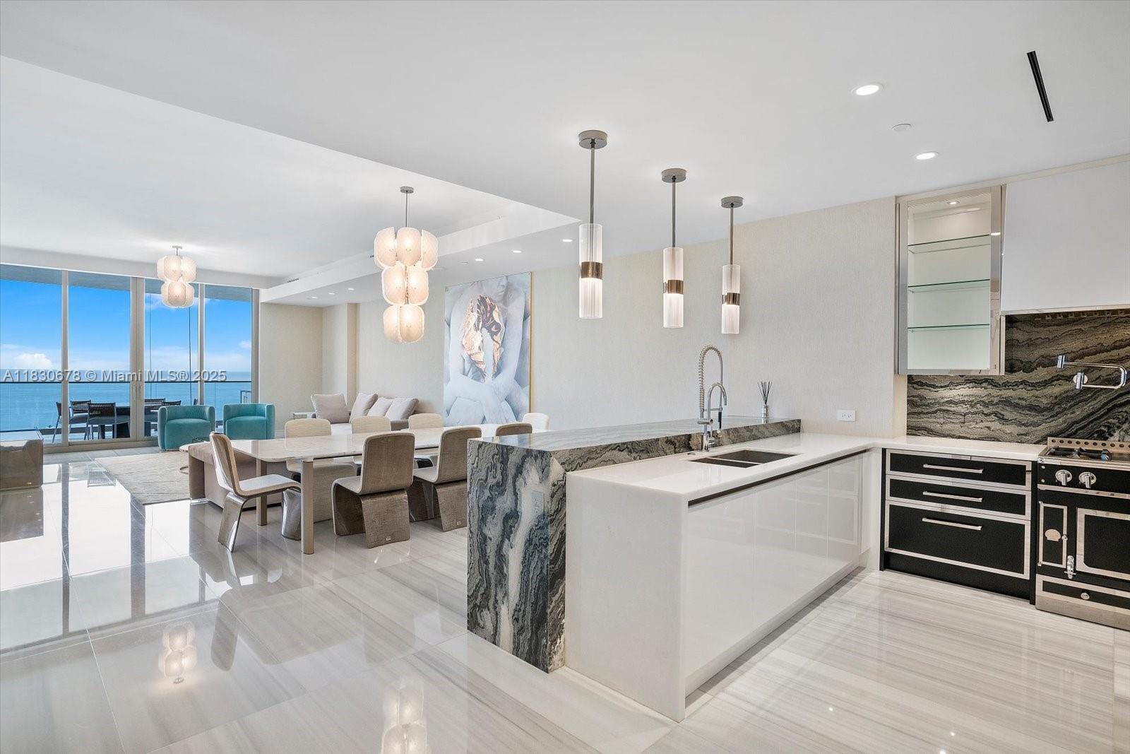 Building Photo - 17901 Collins Ave