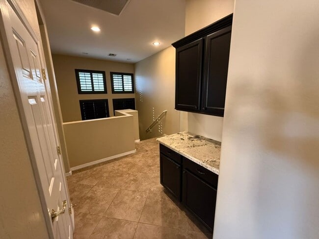 Building Photo - Beautiful 6 Bedroom - 4 Bath w/Private Pool & Basement - Chandler