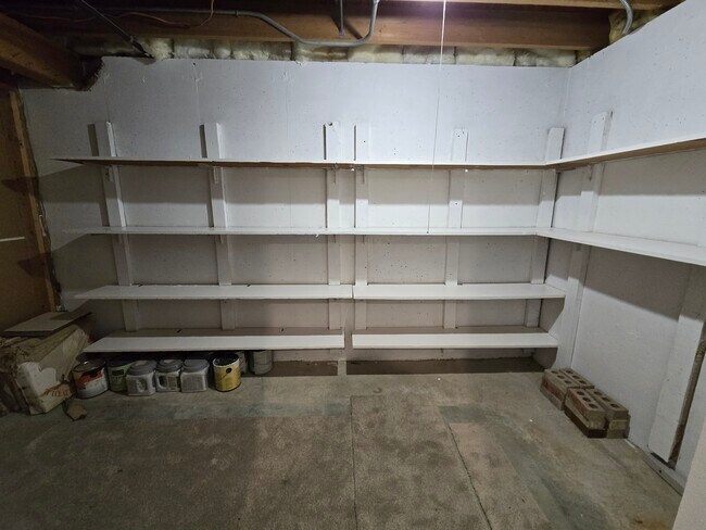 Building Photo - 2125 Hollywood Blvd