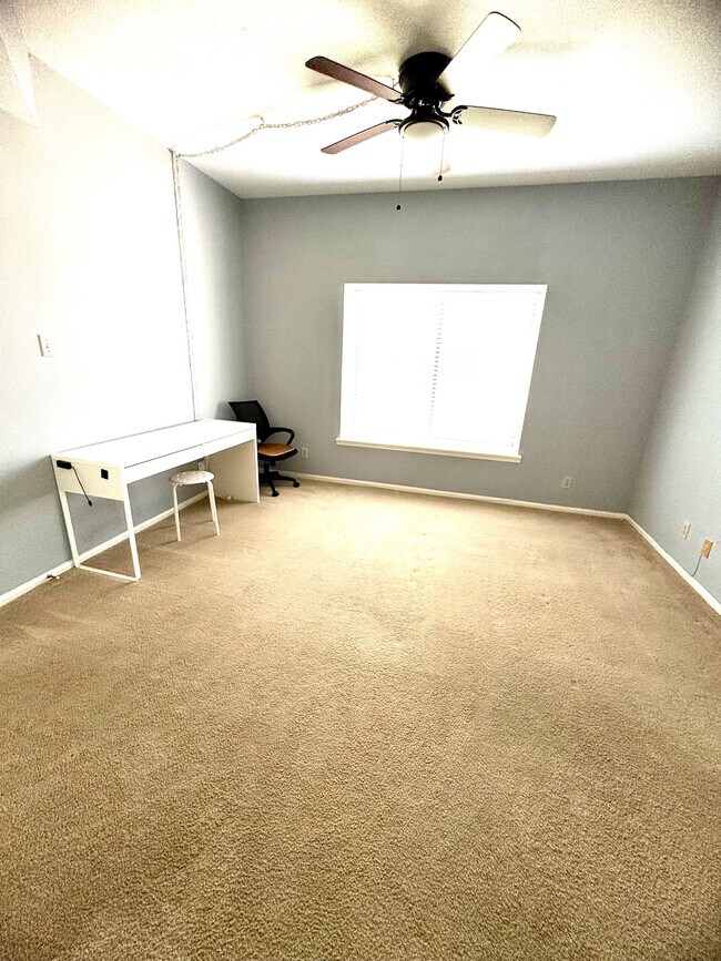 Building Photo - 2207 S Braeswood Blvd