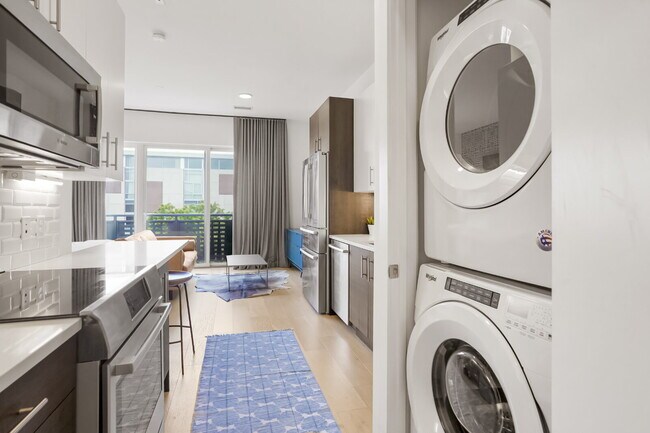 Building Photo - Beautifully Furnished Studio Condo in the Heart of Denver