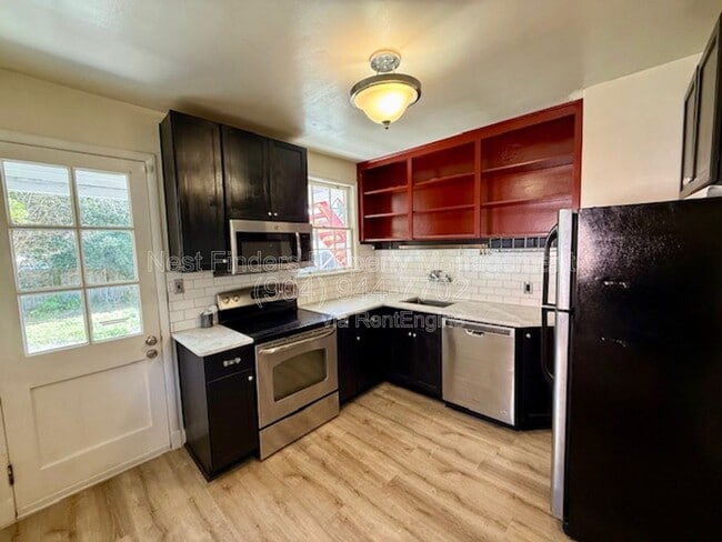 Building Photo - 1615 Copeland St