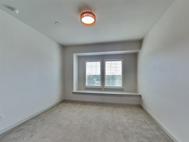 Building Photo - 7362 Sprangletop St