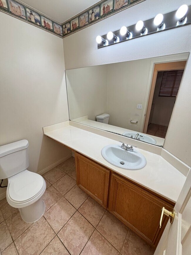 Building Photo - Gorgeous 3BED / 2.5 BATH home located in the gated community of Peccole Ranch. Make the Move for ...