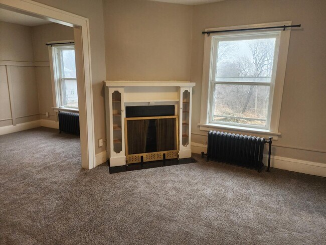 Building Photo - 146 King Dr