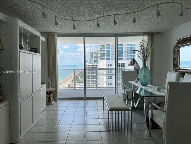 Building Photo - 2751 S Ocean Dr