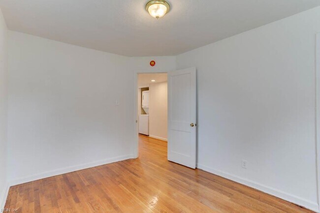 Building Photo - 7725 Fayver Ave